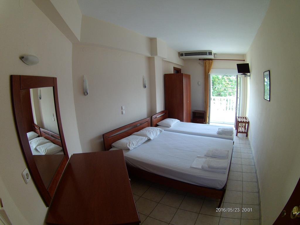 Hotel Akrogiali Korinos Ngoại thất bức ảnh